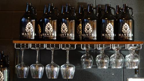 Growlers and Glassware